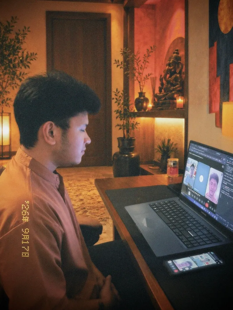 Teacher Ian in a one-on-one online coaching session